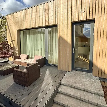 With Private Yard In Zaliakalnis Apartment *