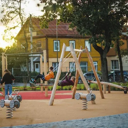 With Private Yard In Zaliakalnis Apartment Kaunas